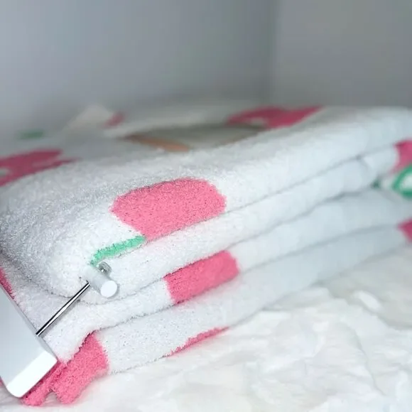 Cupcakes‎ and Cashmere Oversized Cherry Throw Blanket NEW - Picture 2 of 4